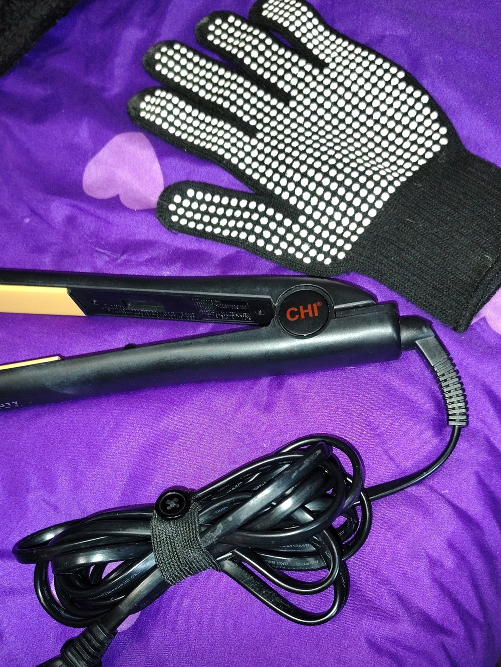 CHI Black Hair Straightener with Heat-Resistant Glove